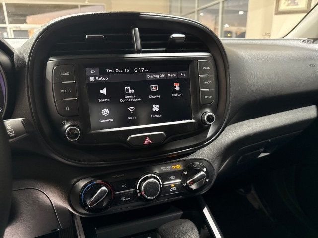 2025 Kia Soul LX FWD - 22931890 - 19