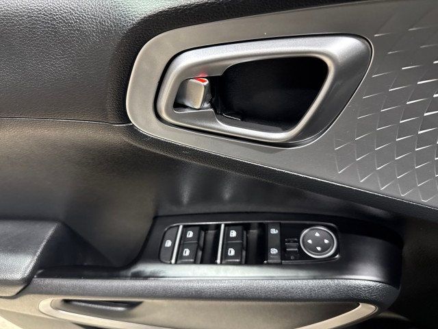2025 Kia Soul LX FWD - 22931890 - 25