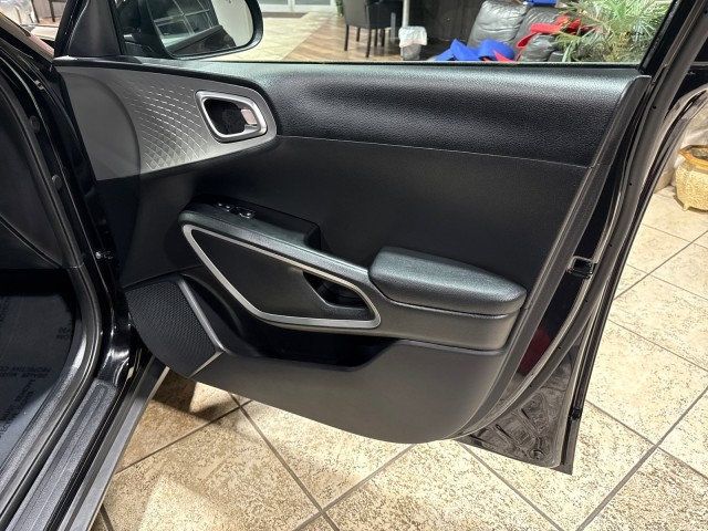 2025 Kia Soul LX FWD - 22931890 - 32