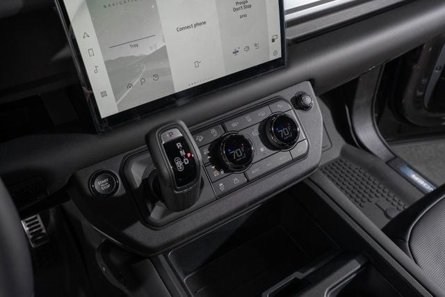 2025 Land Rover Defender 110 P635 OCTA - 22892338 - 12