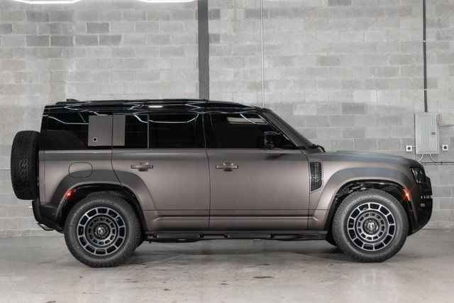 2025 Land Rover Defender 110 P635 OCTA - 22892338 - 1