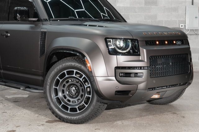 2025 Land Rover Defender 110 P635 OCTA - 22892338 - 28