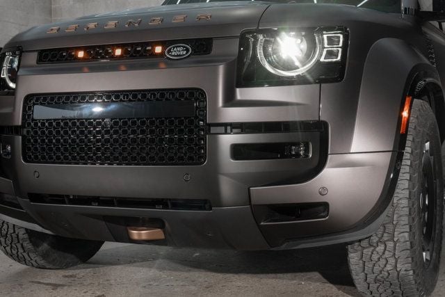 2025 Land Rover Defender 110 P635 OCTA - 22892338 - 31