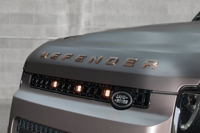 2025 Land Rover Defender 110 P635 OCTA - 22892338 - 32