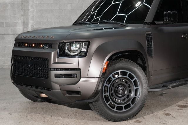 2025 Land Rover Defender 110 P635 OCTA - 22892338 - 34