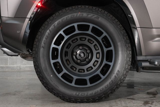 2025 Land Rover Defender 110 P635 OCTA - 22892338 - 58