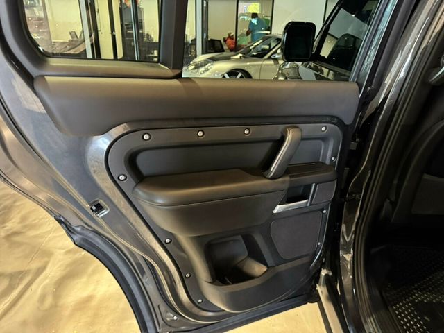2025 Land Rover Defender 110/S/IntUpgradePack/AirSuspension/Htd&CldSeats/NAV - 22936591 - 11
