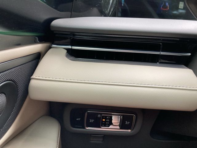 2025 Lincoln Nautilus Premiere AWD - 22928414 - 26