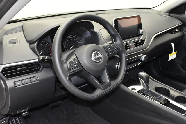 2025 Nissan Altima S FWD - 22936807 - 13