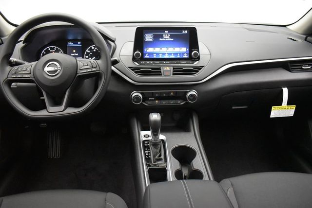 2025 Nissan Altima S FWD - 22936807 - 26