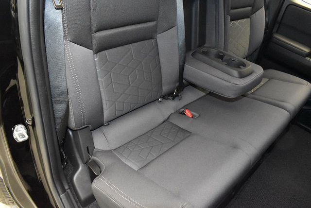 2025 Nissan Frontier Crew Cab 4x4 SV - 22936798 - 35