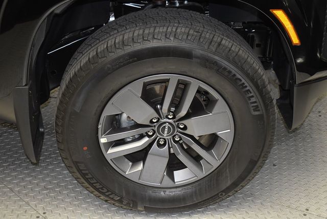 2025 Nissan Frontier Crew Cab 4x4 SV - 22936798 - 40