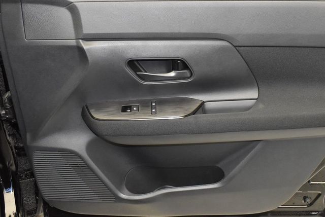2025 Nissan Kicks S AWD - 22936804 - 23