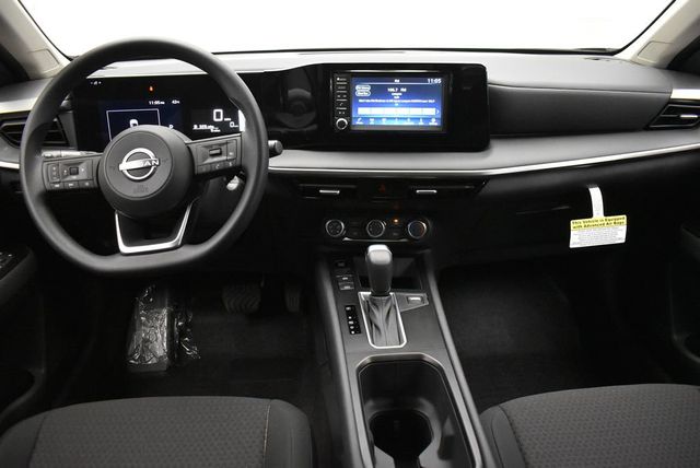 2025 Nissan Kicks S AWD - 22936804 - 27