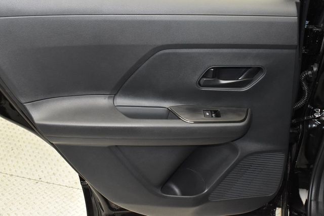 2025 Nissan Kicks S AWD - 22936804 - 32