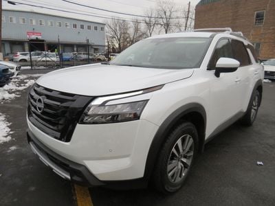 2025 Nissan Pathfinder SL's photo