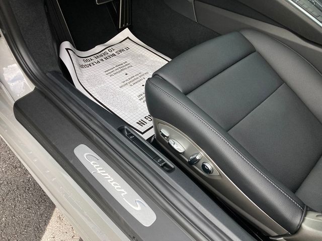 2025 Porsche 718 Cayman S Coupe - 22939975 - 6