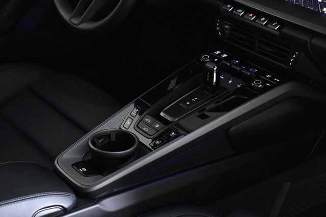 2025 Porsche 911  - 22937260 - 24