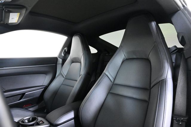 2025 Porsche 911  - 22937260 - 4