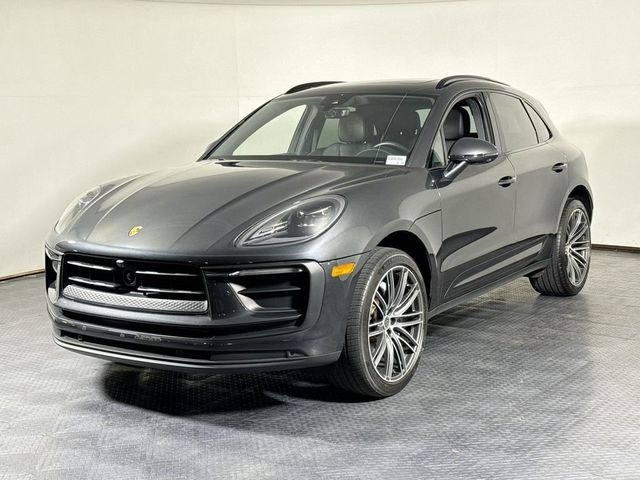 2025 Porsche Macan T