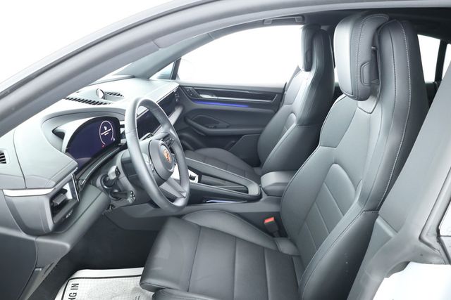 2025 Porsche Macan Electric with Premium Package, 21'' Wheels & Passenger Display - 22918398 - 21