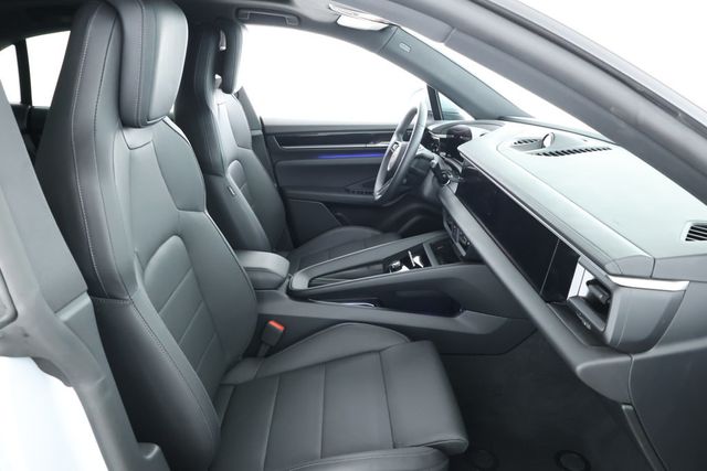 2025 Porsche Macan Electric with Premium Package, 21'' Wheels & Passenger Display - 22918398 - 25