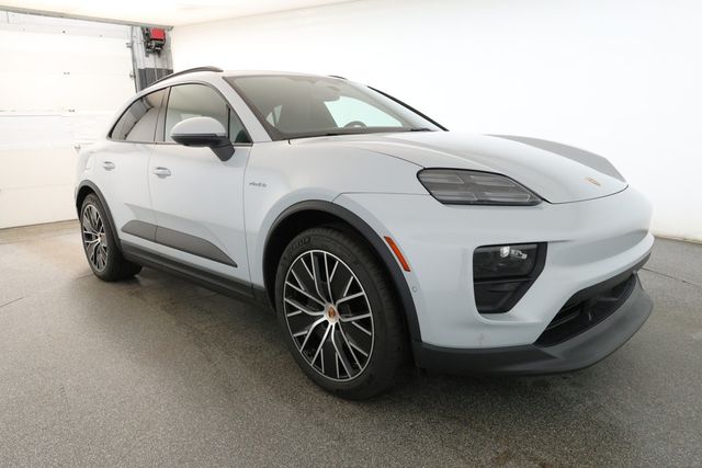 2025 Porsche Macan Electric with Premium Package, 21'' Wheels & Passenger Display - 22918398 - 2