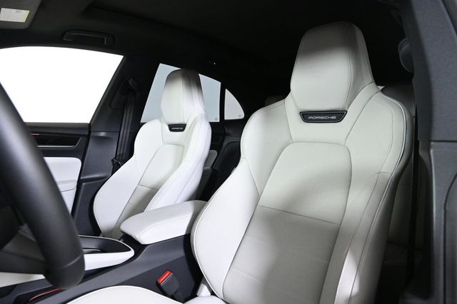 2025 Porsche Macan Electric 4S - 22923907 - 4