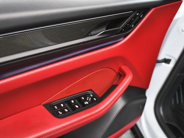 2025 Porsche Macan Electric Turbo - 22937763 - 9