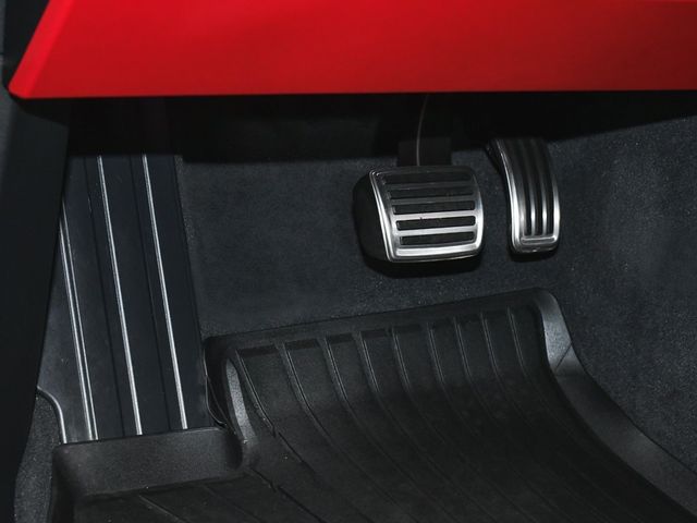 2025 Porsche Macan Electric Turbo - 22937763 - 21