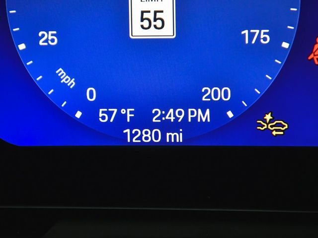 2025 Porsche Macan Electric Turbo - 22937763 - 24