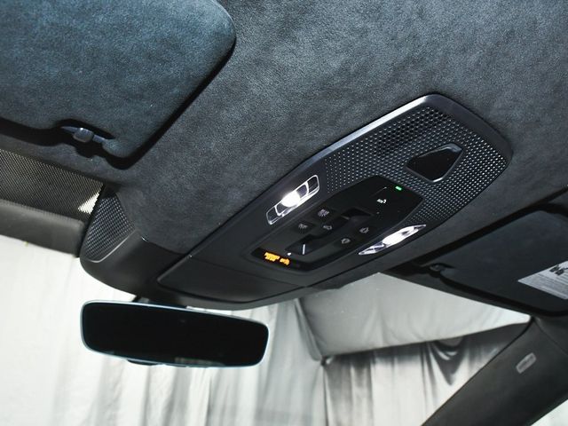 2025 Porsche Macan Electric Turbo - 22937763 - 37