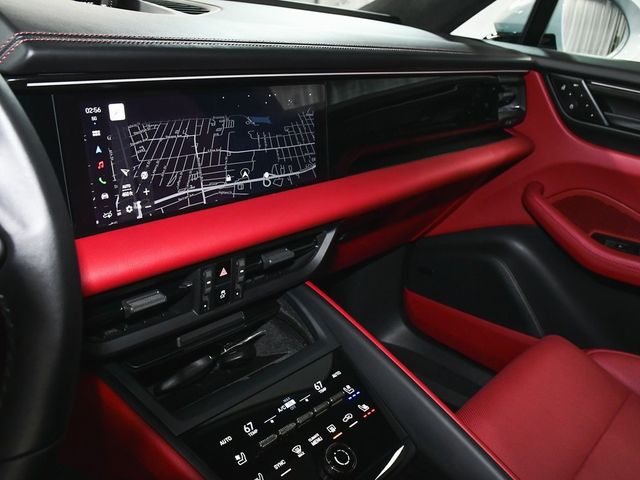 2025 Porsche Macan Electric Turbo - 22937763 - 39