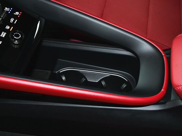 2025 Porsche Macan Electric Turbo - 22937763 - 41