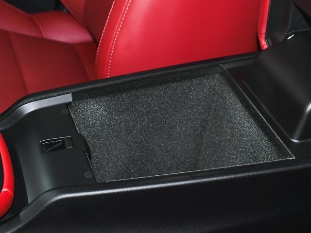 2025 Porsche Macan Electric Turbo - 22937763 - 43