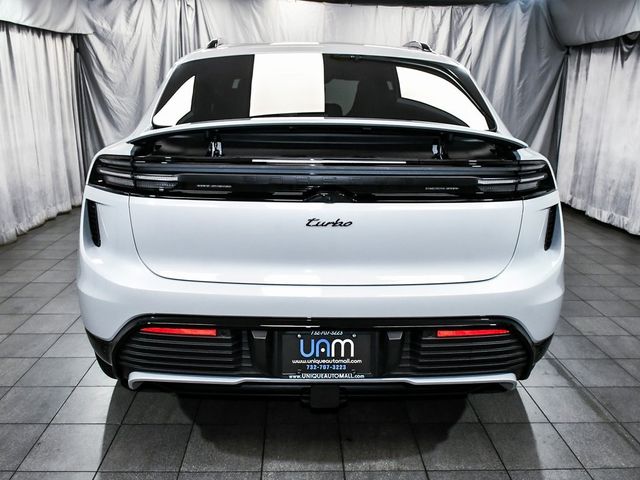 2025 Porsche Macan Electric Turbo - 22937763 - 4