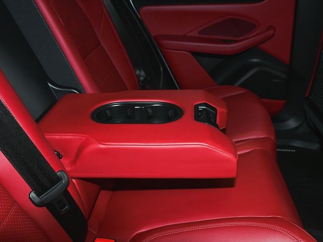 2025 Porsche Macan Electric Turbo - 22937763 - 51