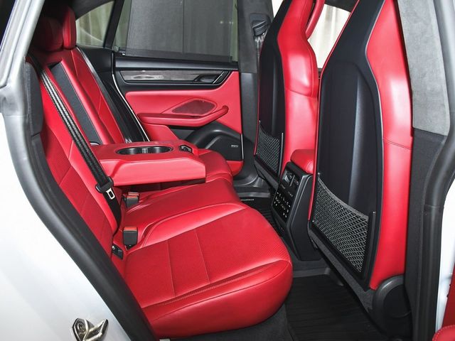 2025 Porsche Macan Electric Turbo - 22937763 - 52