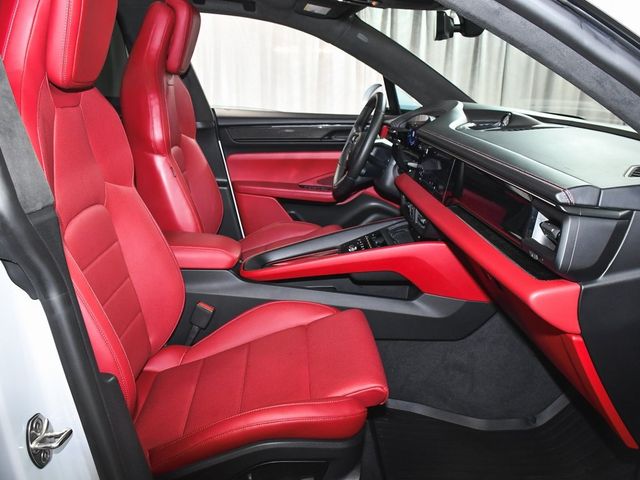 2025 Porsche Macan Electric Turbo - 22937763 - 55