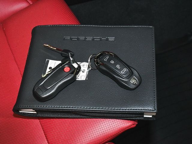 2025 Porsche Macan Electric Turbo - 22937763 - 66