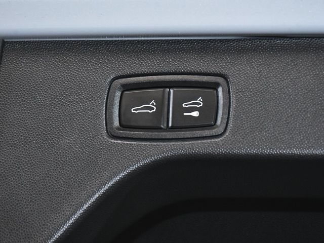 2025 Porsche Macan Electric Turbo - 22937763 - 68