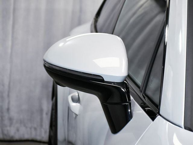 2025 Porsche Macan Electric Turbo - 22937763 - 71