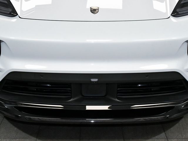2025 Porsche Macan Electric Turbo - 22937763 - 76