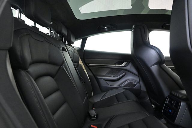 2025 Porsche Taycan Turbo S - 22915840 - 19