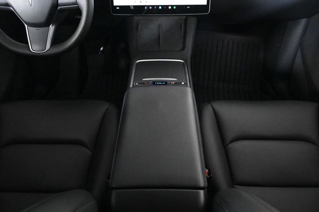 2025 Tesla Model Y Long Range - 22933978 - 12