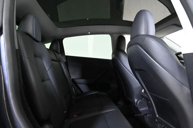 2025 Tesla Model Y Long Range - 22933978 - 15