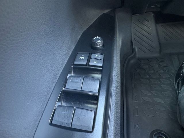 2025 Toyota Camry SE - 22934533 - 15