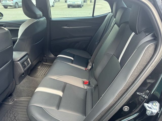 2025 Toyota Camry SE - 22934533 - 26