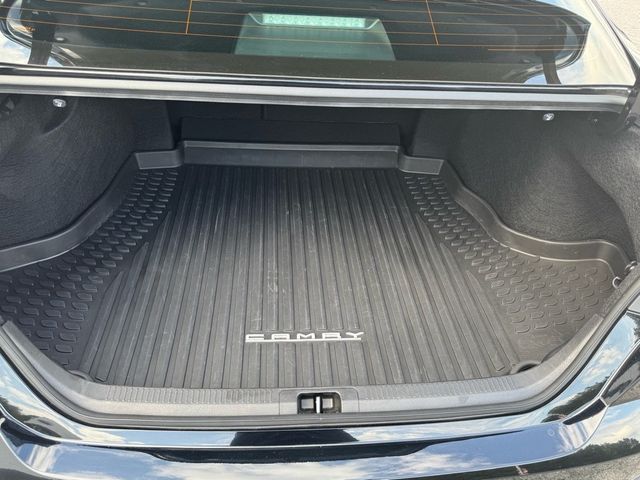 2025 Toyota Camry SE - 22934533 - 28