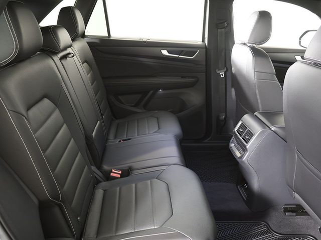 2025 Volkswagen Atlas Cross Sport 2.0T SEL R-Line Black 4MOTION - 22920772 - 40